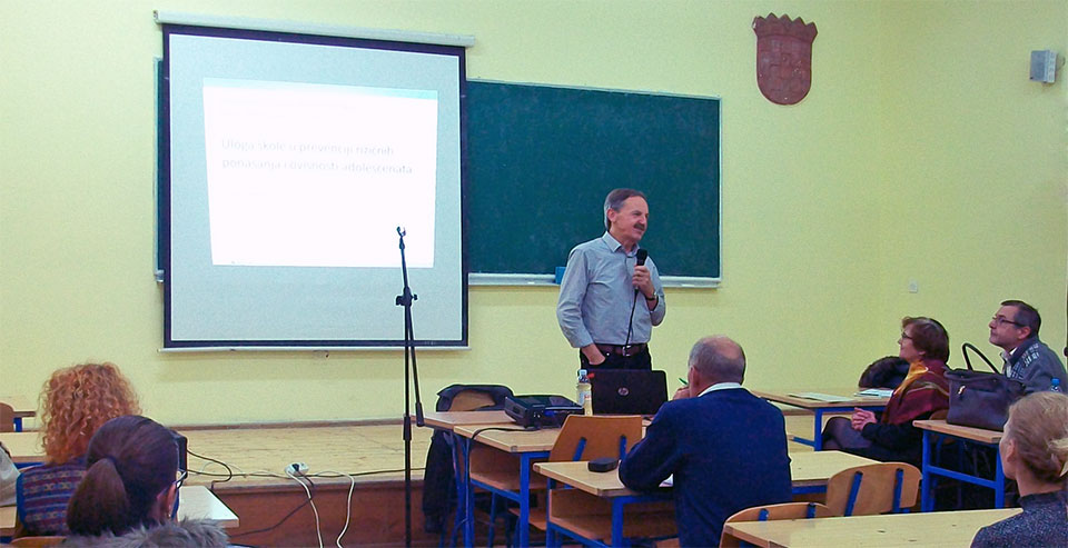 Dr. Sakoman u Poreču sa profesorima porečkih srednjih škola